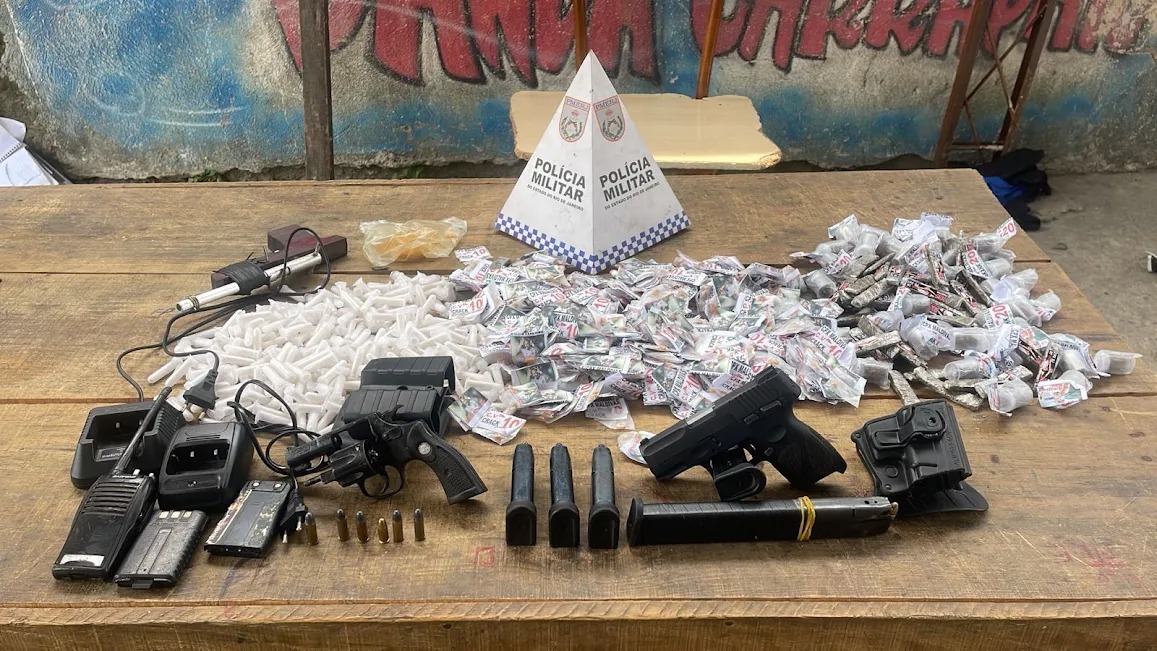 12º BPM prende criminosos e apreende drogas em Maricá
